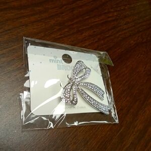 Mint Silver Bow Brooch